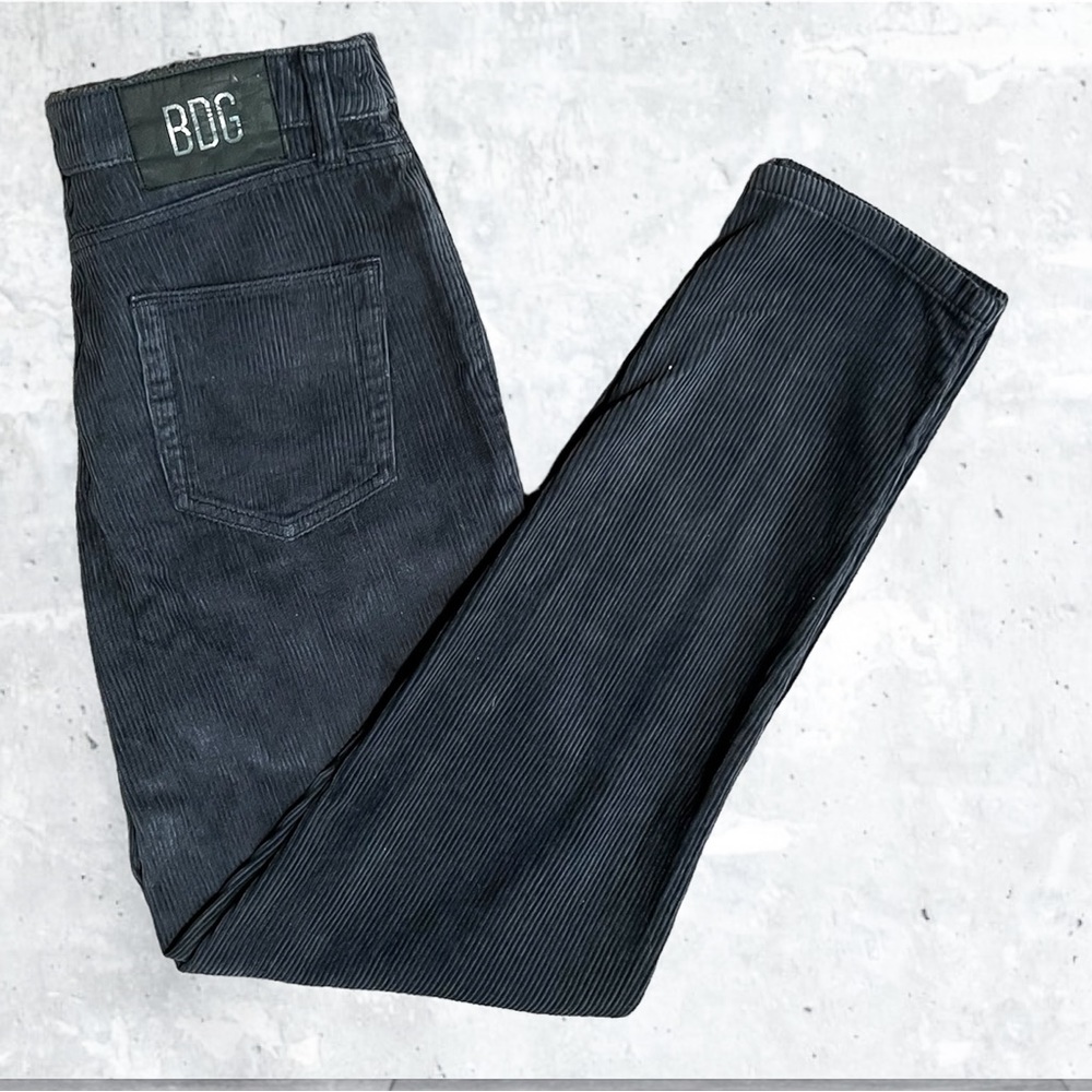 BDG corduroy high rise mom size 28